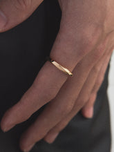 Load image into Gallery viewer, ツイストリング ゴールド2