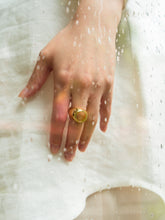Load image into Gallery viewer, NUANCE OVAL RING