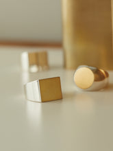 Load image into Gallery viewer, -NEW-【Pre-order】SQUARE SCULPTURE RING
