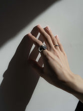 Load image into Gallery viewer, 【Pre-order 6.25 sat 12:00-】ROUND SCULPTURE RING
